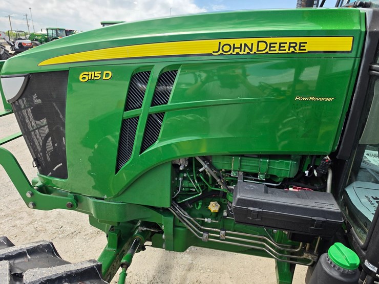 2014-john-deere-6115d-image-18