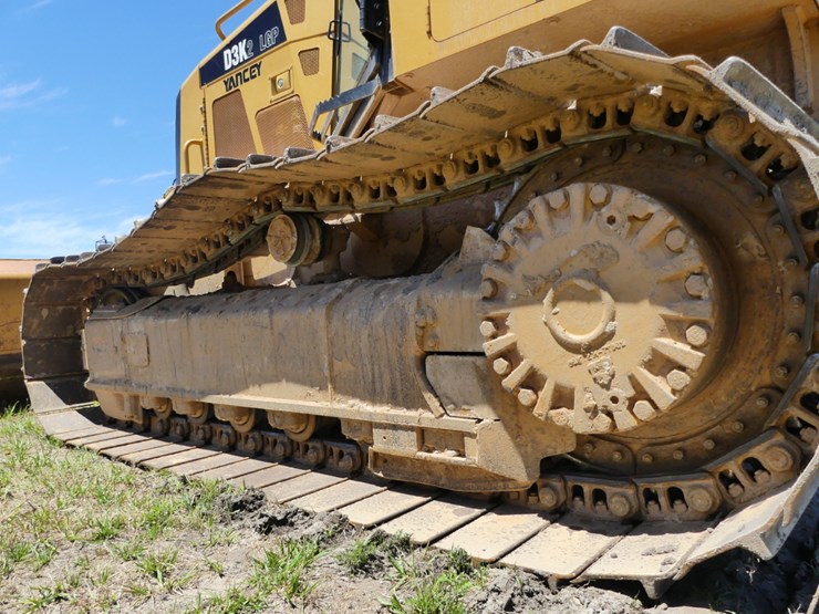 2015-caterpillar-d3k2-image-5