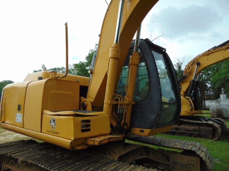 2005-deere-120c-image-4