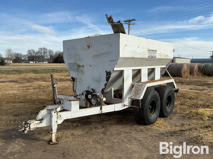 piester-dry-fertilizer-spreader-image-1