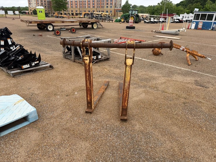 #9112-•-set-of-backhoe-forks-image-3