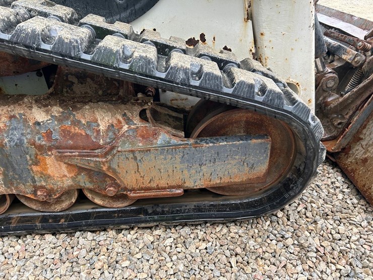 2020-bobcat-t64-image-14