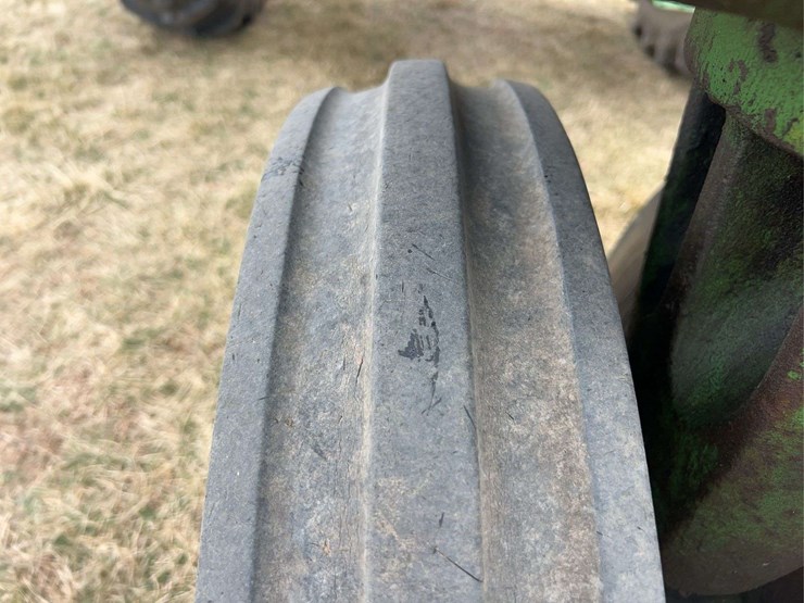 john-deere-720-image-17