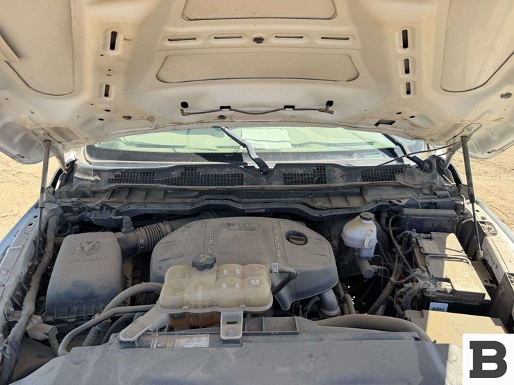2015-dodge-1500-image-18