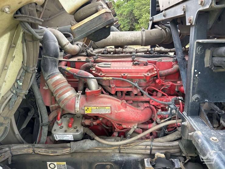 2019-peterbilt-520-image-7