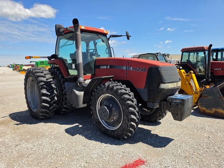 case-ih-mx240-image-19