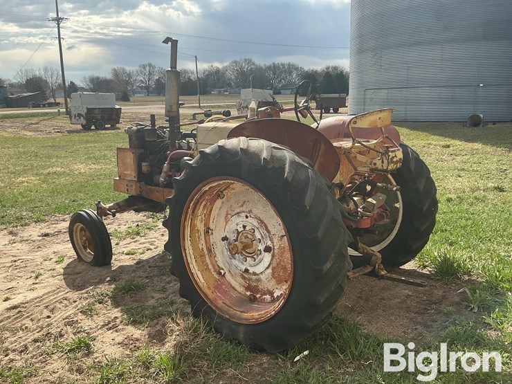 cockshutt-2wd-tractor-image-7