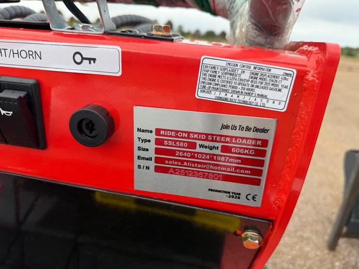#9128-•-(new)-ride-on-mini-skid-steer-ssl580-image-10