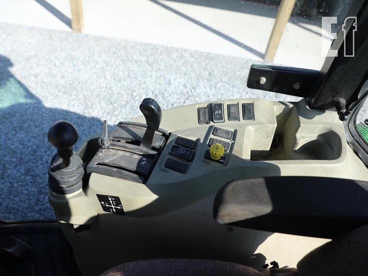 john-deere-4520-image-15