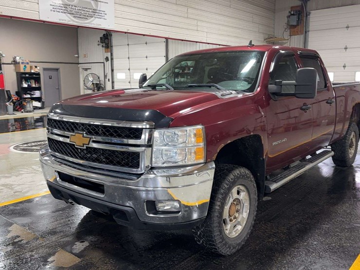 2014-chevrolet-silverado-2500hd-image-1