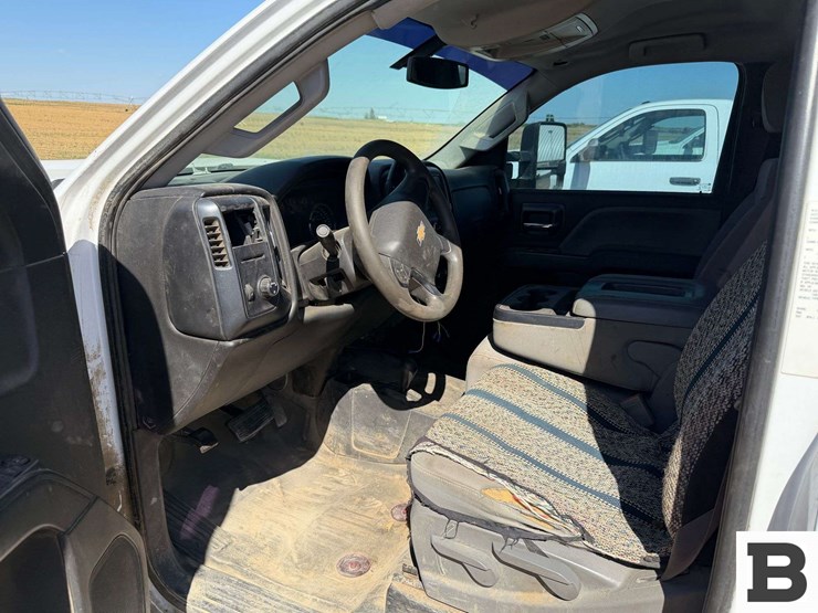 2017-chevrolet-silverado-3500-image-16