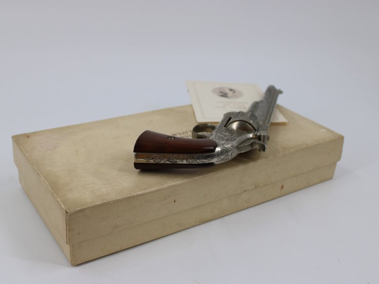 #36030-•-wyatt-earp-.44-revolver--movie-prop-image-22