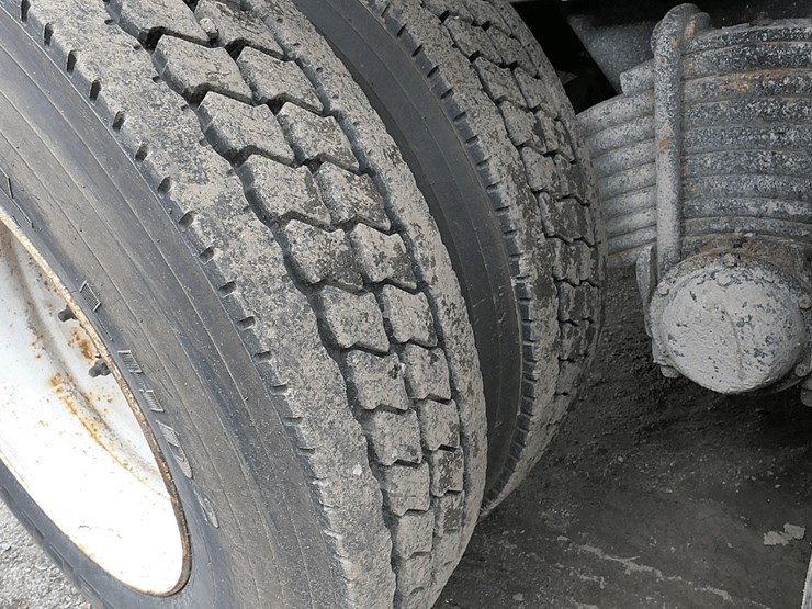 2017-mack-granite-gu713-image-23