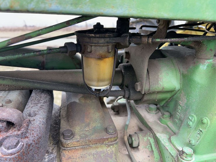 john-deere-520-image-56