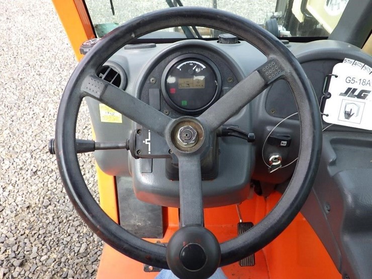 2017-jlg-g5-18a-image-31