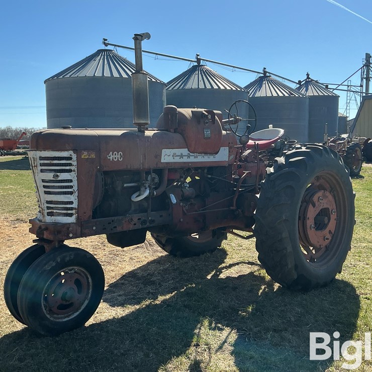 1955 Farmall 400 2WD Tractor