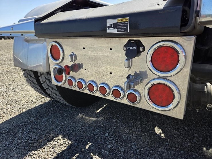2026-kenworth-t800-image-62