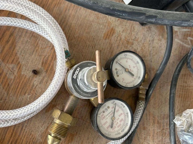 2018-holbart-210-mvp-mig-welder-image-7