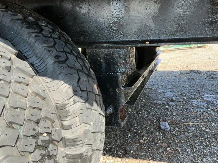 #2207-•-flatbed-equipment-trailer-image-29