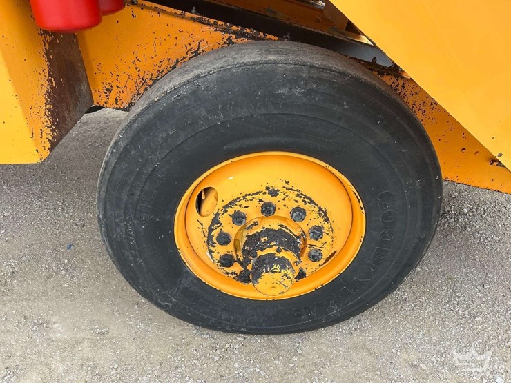 2003-rasco-9010-asphalt-chip-spreader-image-20