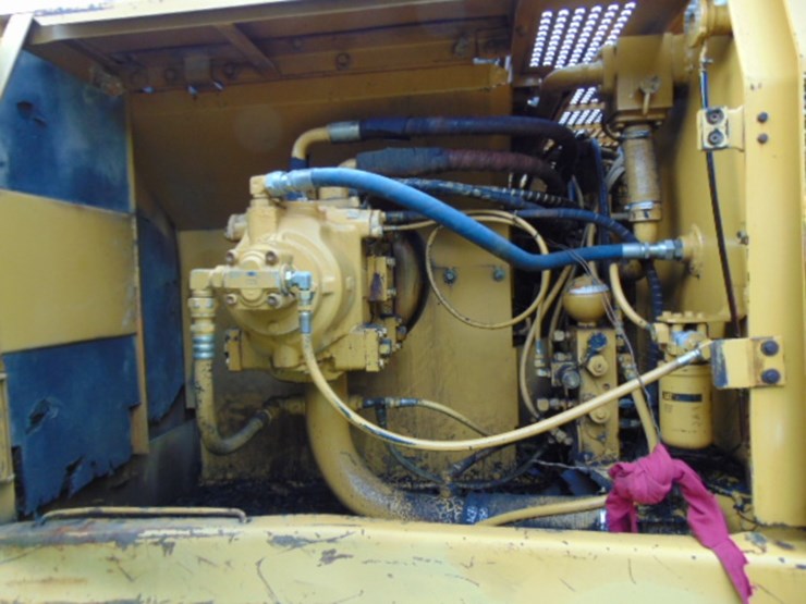 caterpillar-320l-image-8