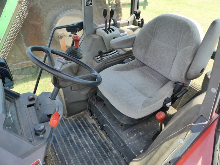 2001-kubota-m9000-image-10