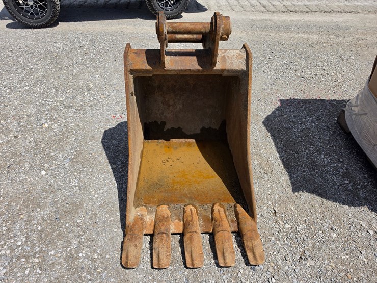 komatsu-pc88mr-8-image-2