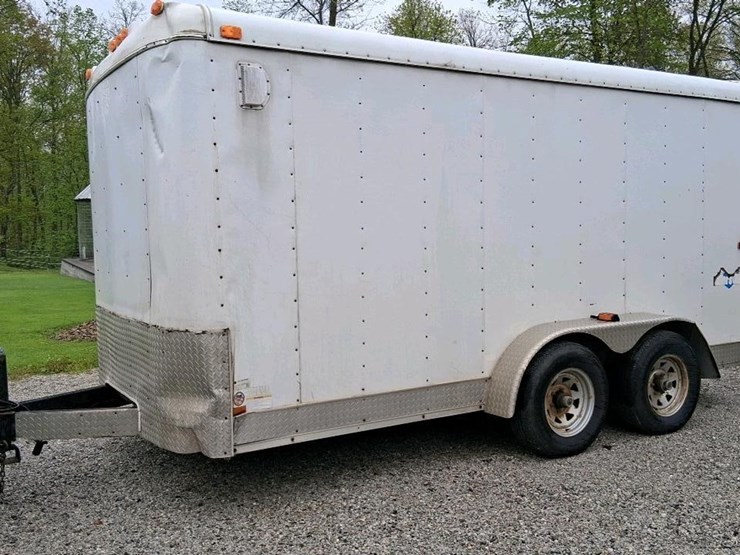 #2252-•-2006-interstate-double-axle-enclosed-trailer-image-1