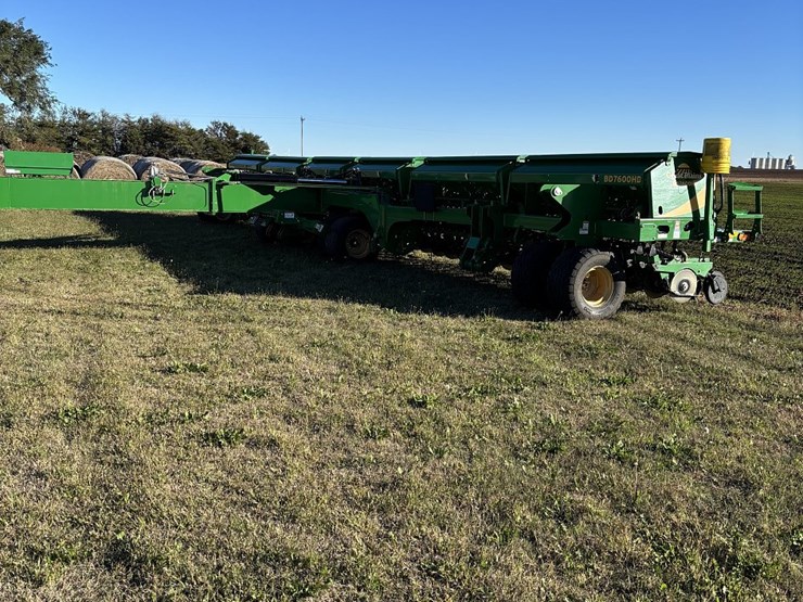 2022-great-plains-50'-bd7600hd-image-14