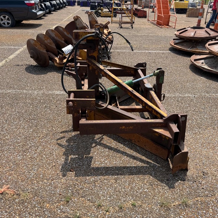 #9058 • Levee Buster