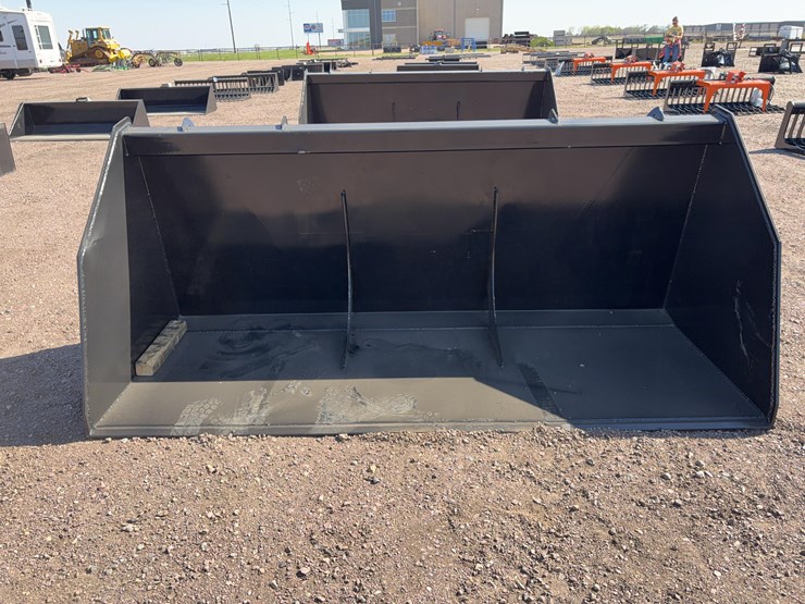 oversized-qt-light-material-bucket-image-2