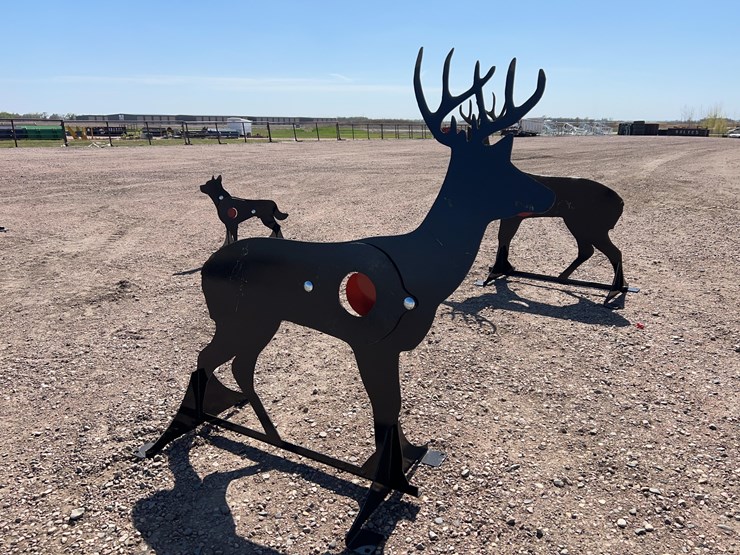 ar500-steel-deer-shooting-target-with-heart-flapper-image-1