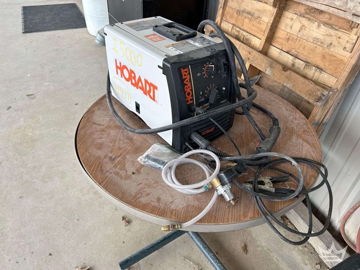 2018-holbart-210-mvp-mig-welder-image-1