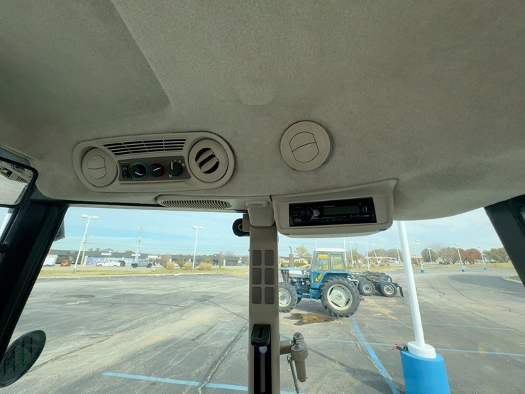 2011-john-deere-5095m-image-32