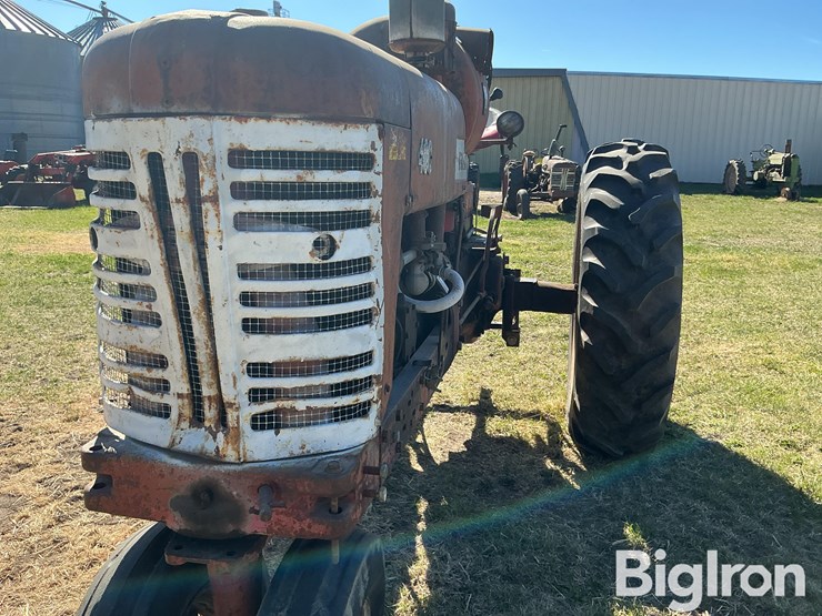 1955-farmall-400-2wd-tractor-image-9