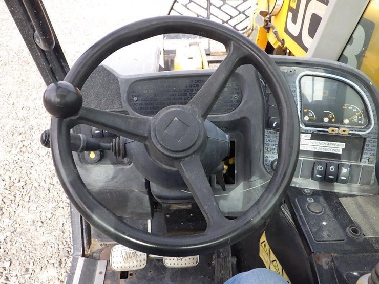 2015-jcb-525-60-image-26