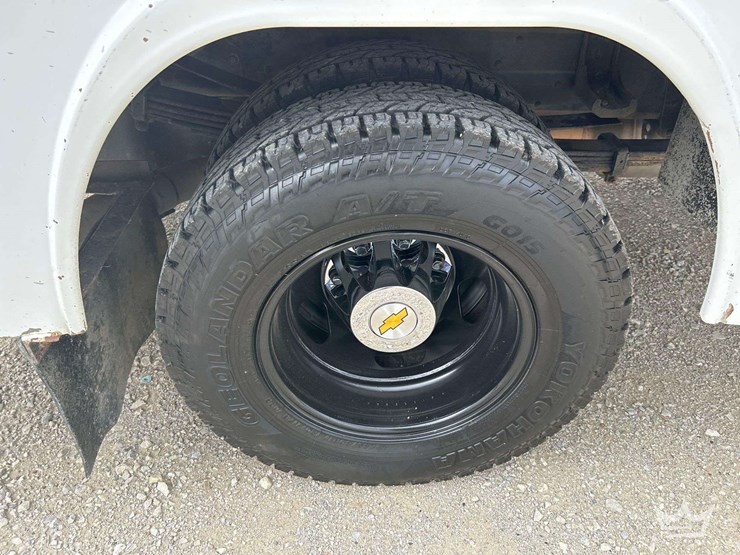 2012-chevrolet-silverado-2500hd-image-26