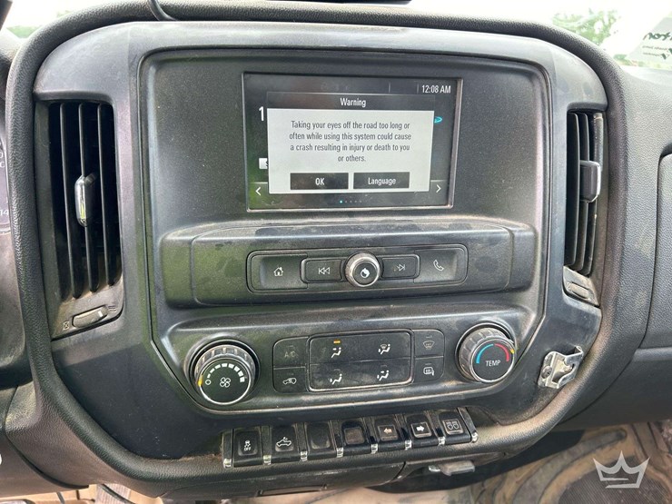2016-chevrolet-silverado-2500hd-image-17