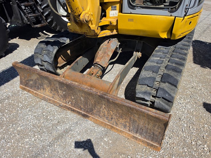 2004-komatsu-pc78mr-6-image-6