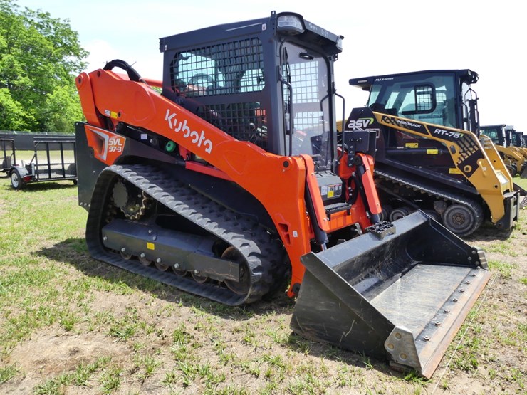 2025-kubota-svl97-3-image-2