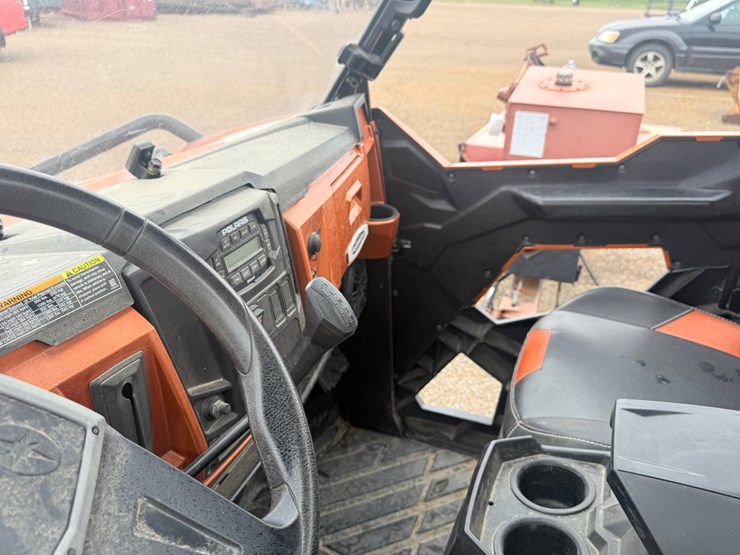 2014-polaris-ranger-image-19