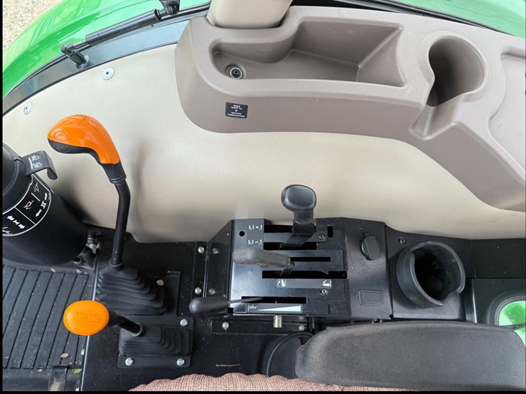 john-deere-5055e-image-30