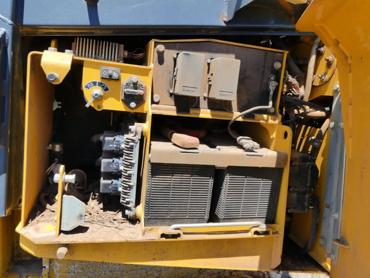 2016-deere-550k-lgp-image-9