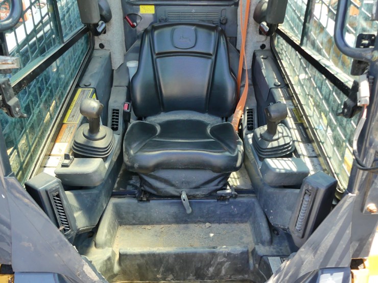 2019-deere-331g-image-12