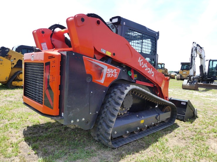 2025-kubota-svl97-3-image-3