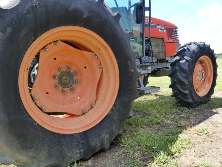 2000-kubota-m9000-image-7
