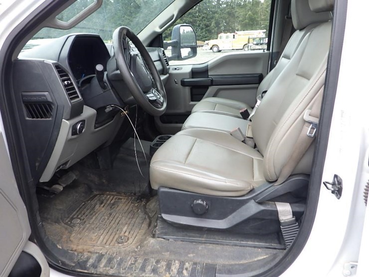 2020-ford-f550-image-29