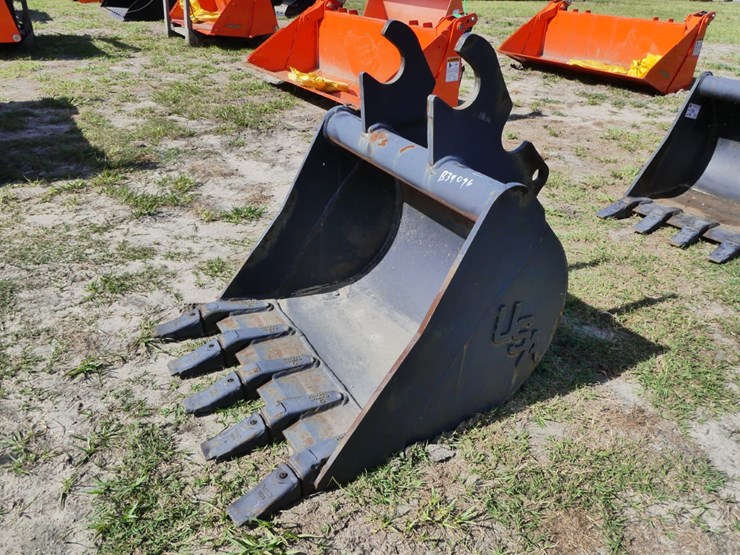 24"-excavator-bucket-image-2