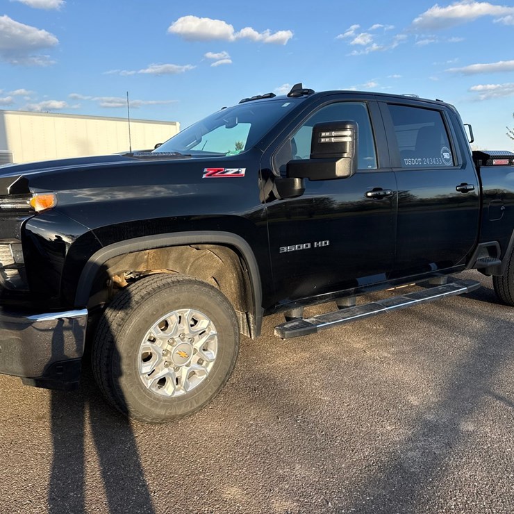 2022 CHEVROLET 3500