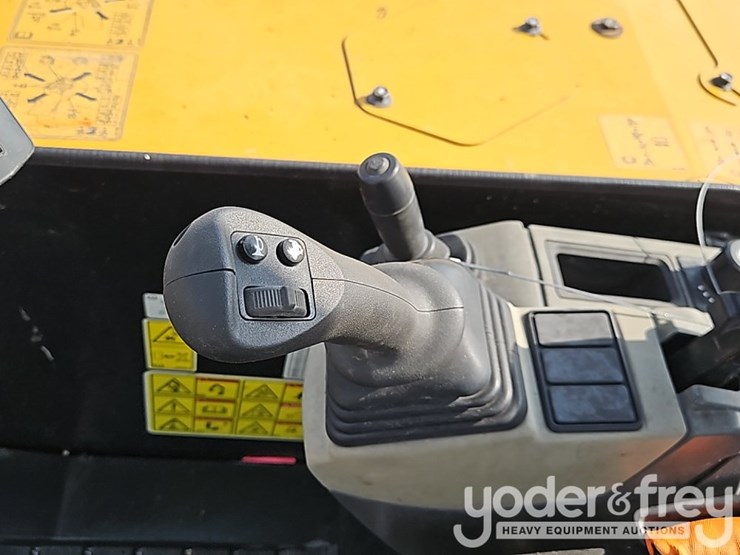 2024-caterpillar-304-image-33